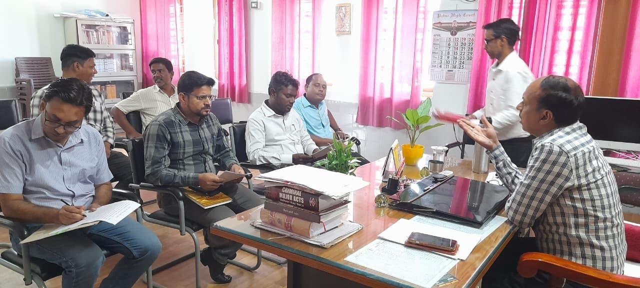 ग्राम कचहरी से संबंधित वादों का कराएं निष्पादन