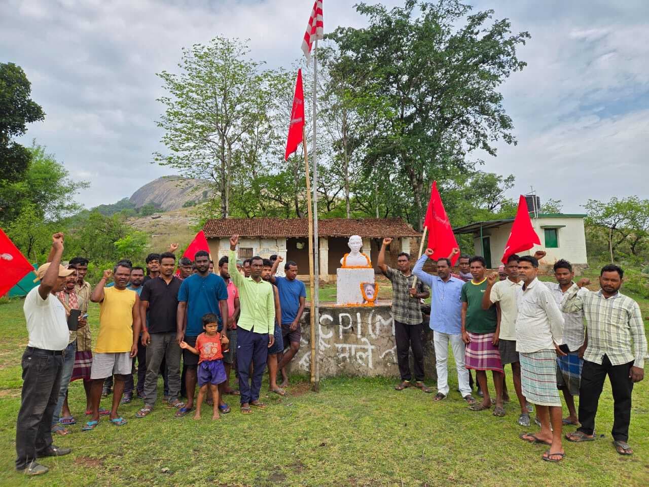 कार्ल मार्क्स की जयंती पर छऊ नृत्य मेला का आयोजन