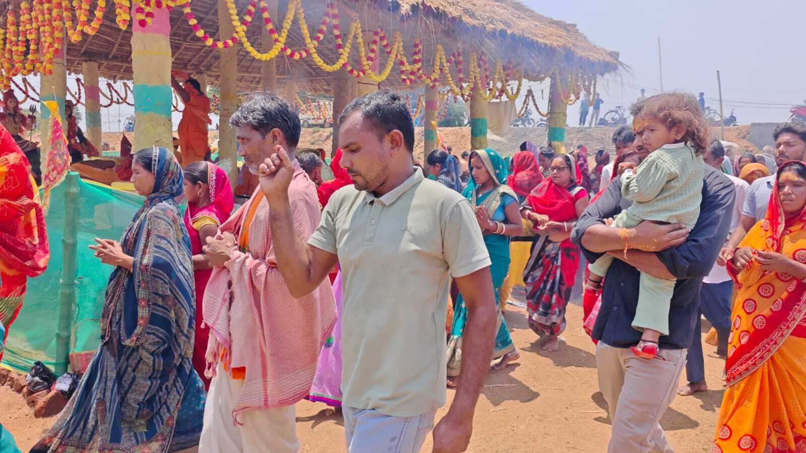 महायज्ञ के चौथे दिन उमड़ी श्रद्धालुओं की भीड़, भक्तिमय बना माहौल
