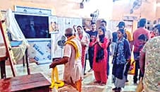 75 साल से हो रही है दुर्गापूजा, मंदिर बनते ही लग गया ताला