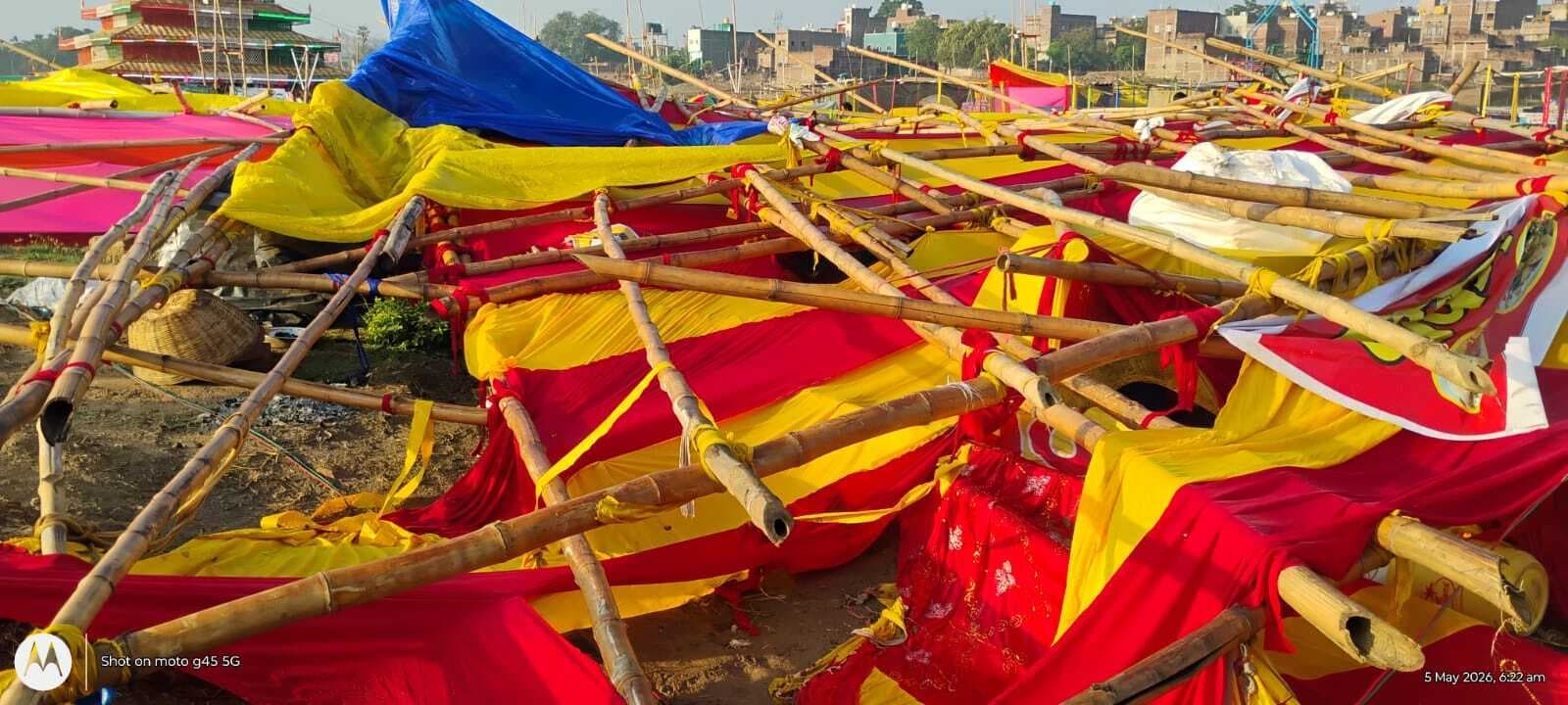 आंधी-बारिश ने मचायी तबाही, बिजली के बिना अंधेरे में डूबा शहर