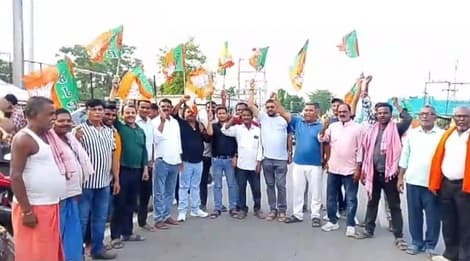 बंगाल, असम और पांडुचेरी में भाजपा की प्रचंड जीत पर मेहरमा में जश्न