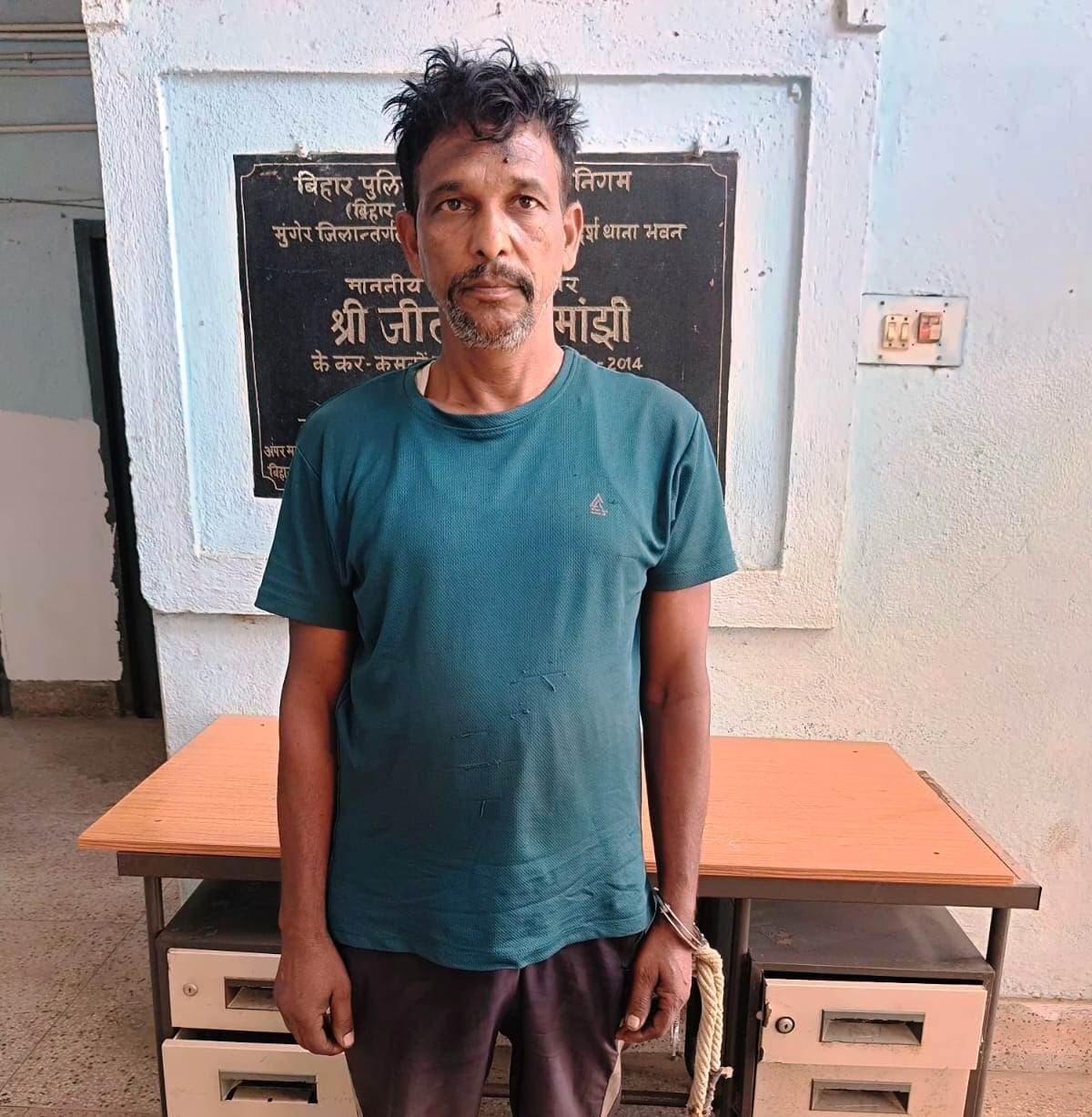 गंडक नदी के किनारे मिनीगन फैक्ट्री का उद्भेदन, दो गिरफ्तार