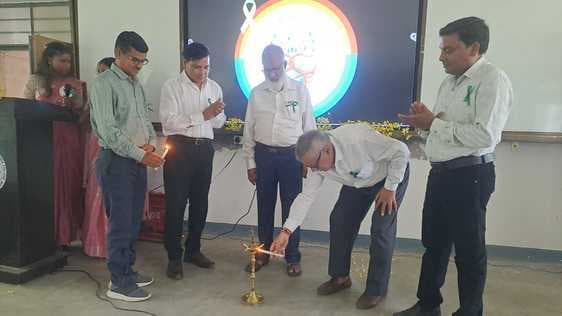 छात्रों को तनाव मुक्त रहने के लिये दिये गये टिप्स