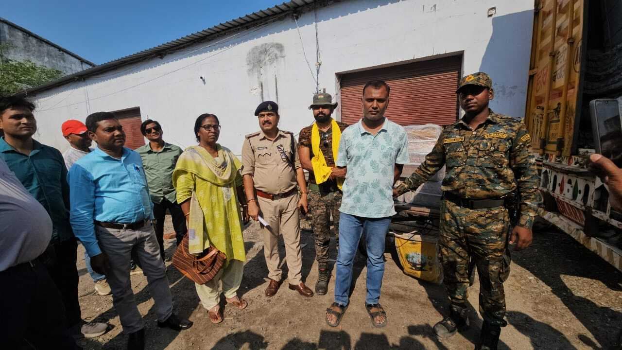 1500 पीस प्रतिबंधित कोडिन कफ सिरप संग तस्कर गिरफ्तार