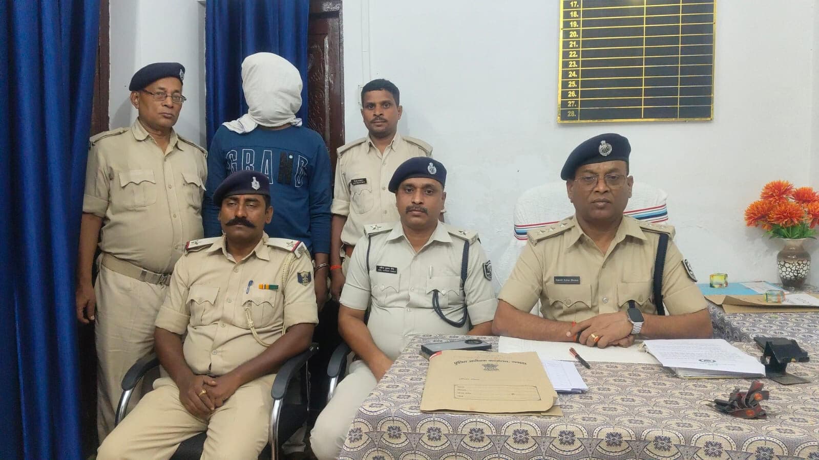 50 हजार का इनामी आरोपित गिरफ्तार