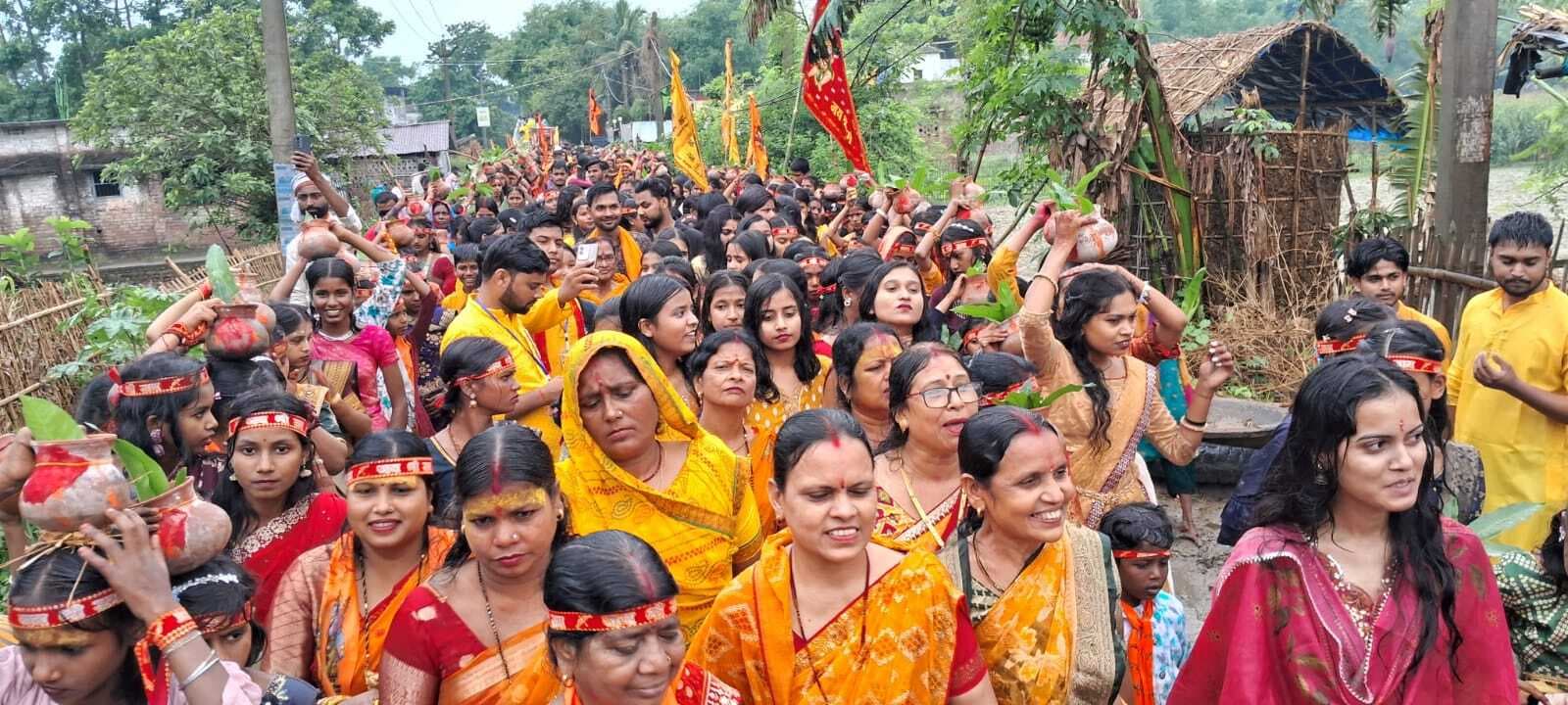 संकीर्तन को लेकर निकाली गयी शोभायात्रा