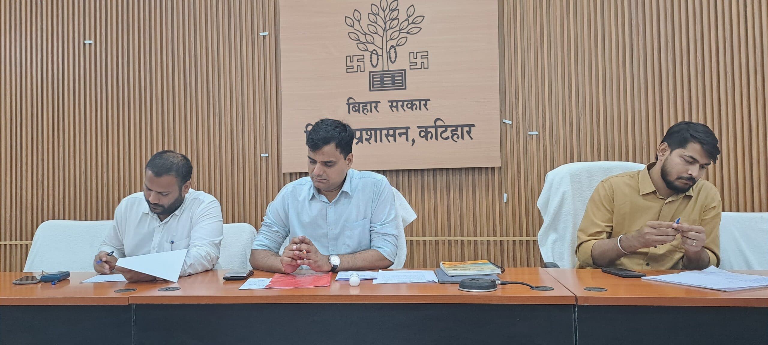 फर्जीवाड़ा कर राशि गबन के मामले में चार निजी विद्यालय पर प्राथमिकी दर्ज: डीएम