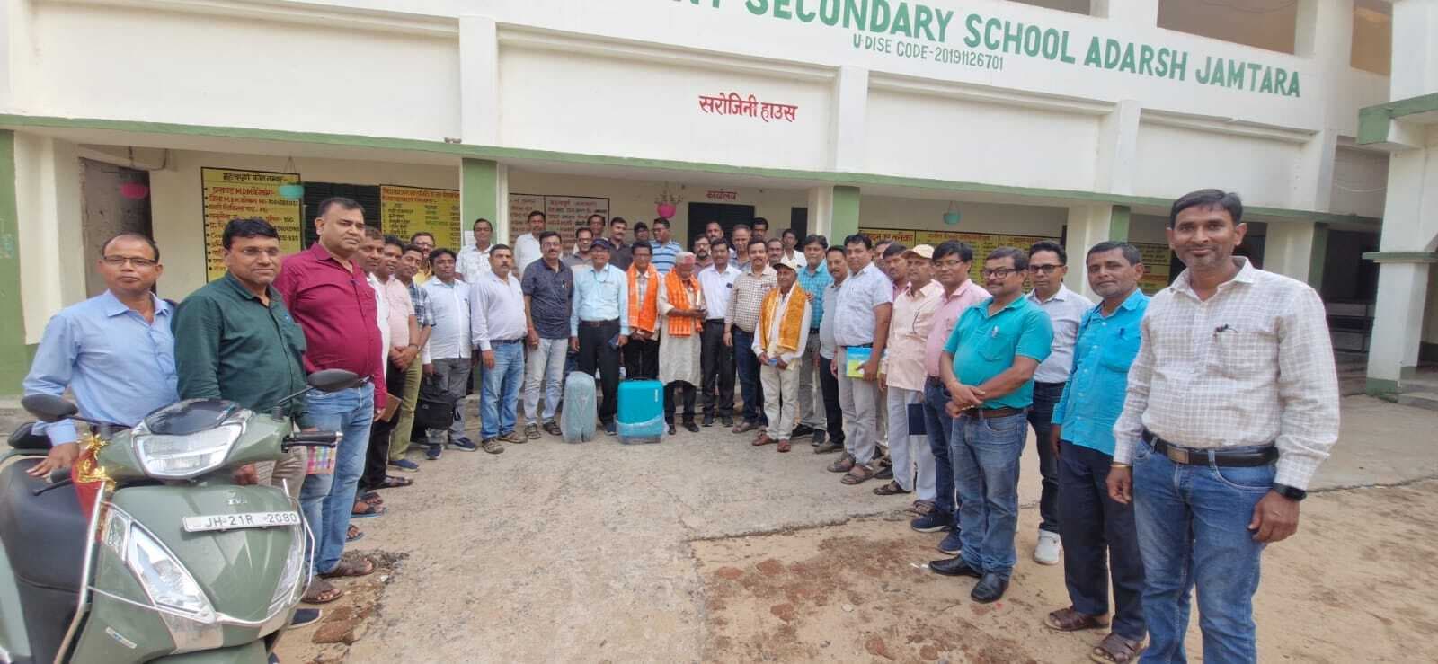 डीएसइ ने सेवानिवृत्त सीआरपी को किया सम्मानित