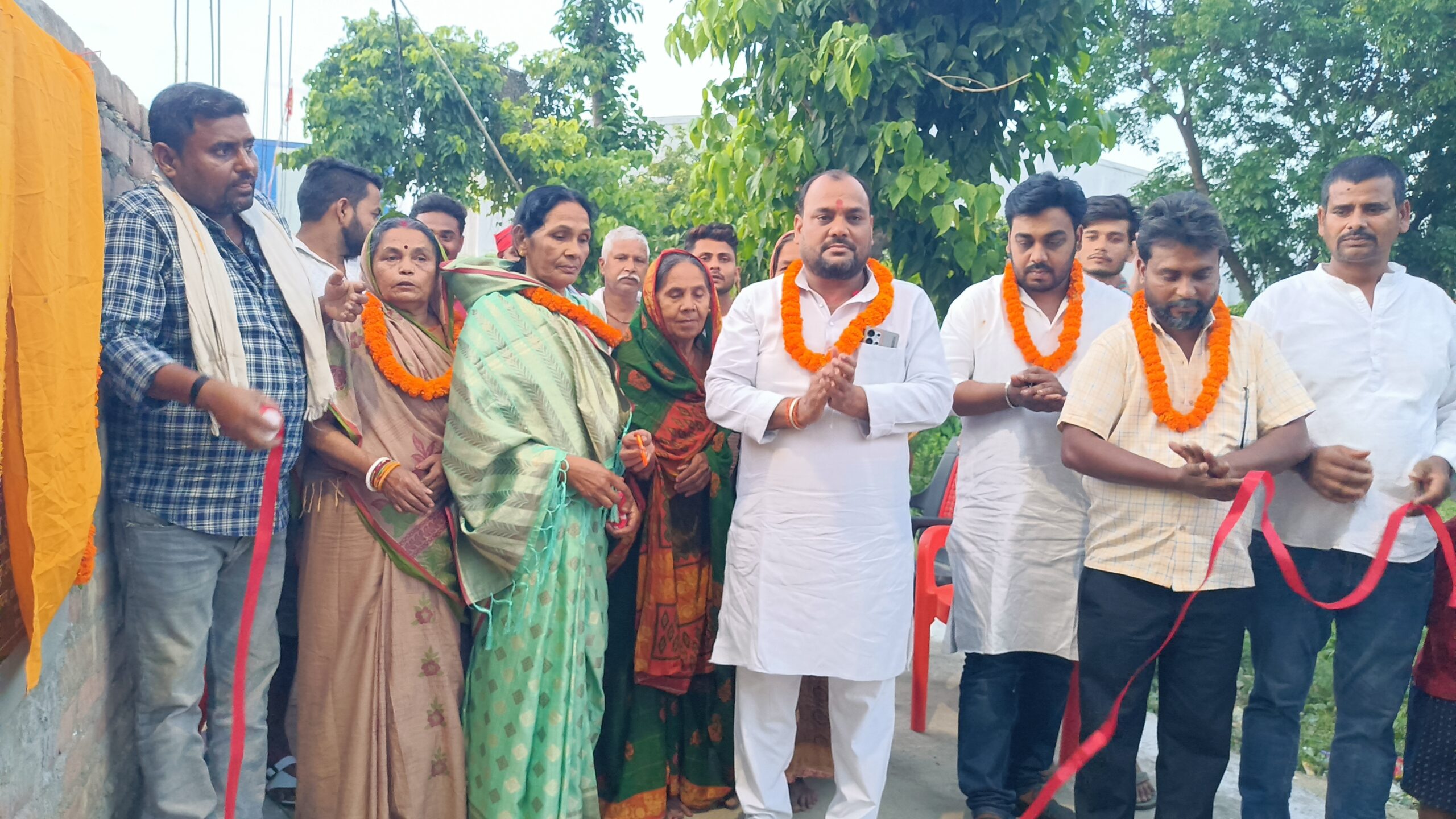 दो पीसीसी सड़क का मुख्य पार्षद ने किया उद्घाटन