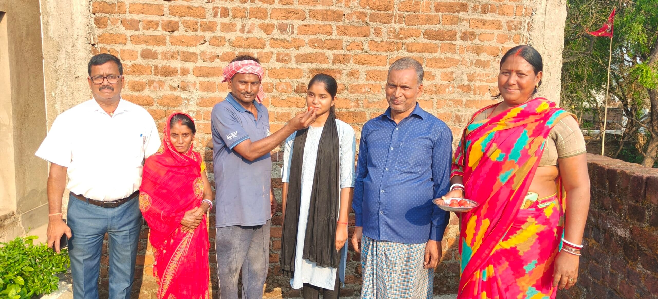 Bokaro News : खैराचातर की छोटी कुमारी इंटर आर्ट्स में स्टेट टॉपर