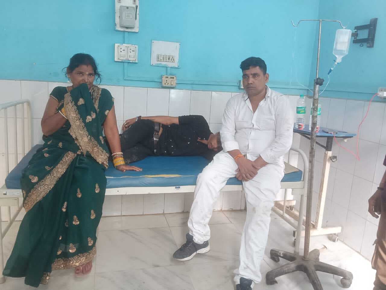 KHAGARIA : शादी समारोह से लौट रहे ऑटो पलटा, एक ही परिवार के छह लोग जख्मी