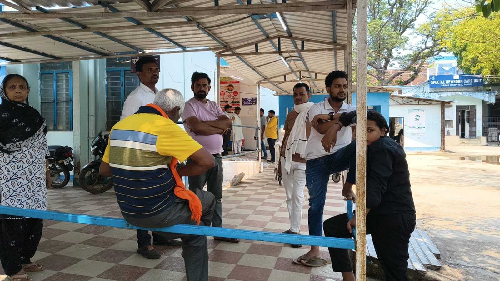 JAMUI : झपुआ मोड़ के समीप बाइक से गिरे व्यक्ति को पिकअप ने रौंदा, इलाज के दौरान मौत