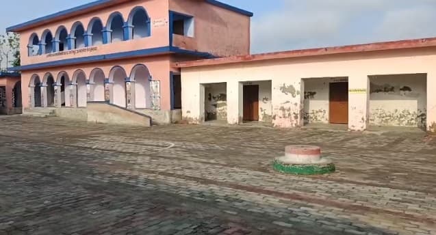 छात्र की मौत के दूसरे दिन स्कूल में लटका रहा ताला