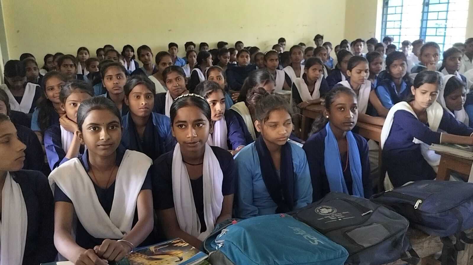 MADHEPURA : सोनाय अनूप उच्च माध्यमिक विद्यालय: कमरे मात्र चार और बच्चे 801, कैसे संवरेगा वरद भविष्य