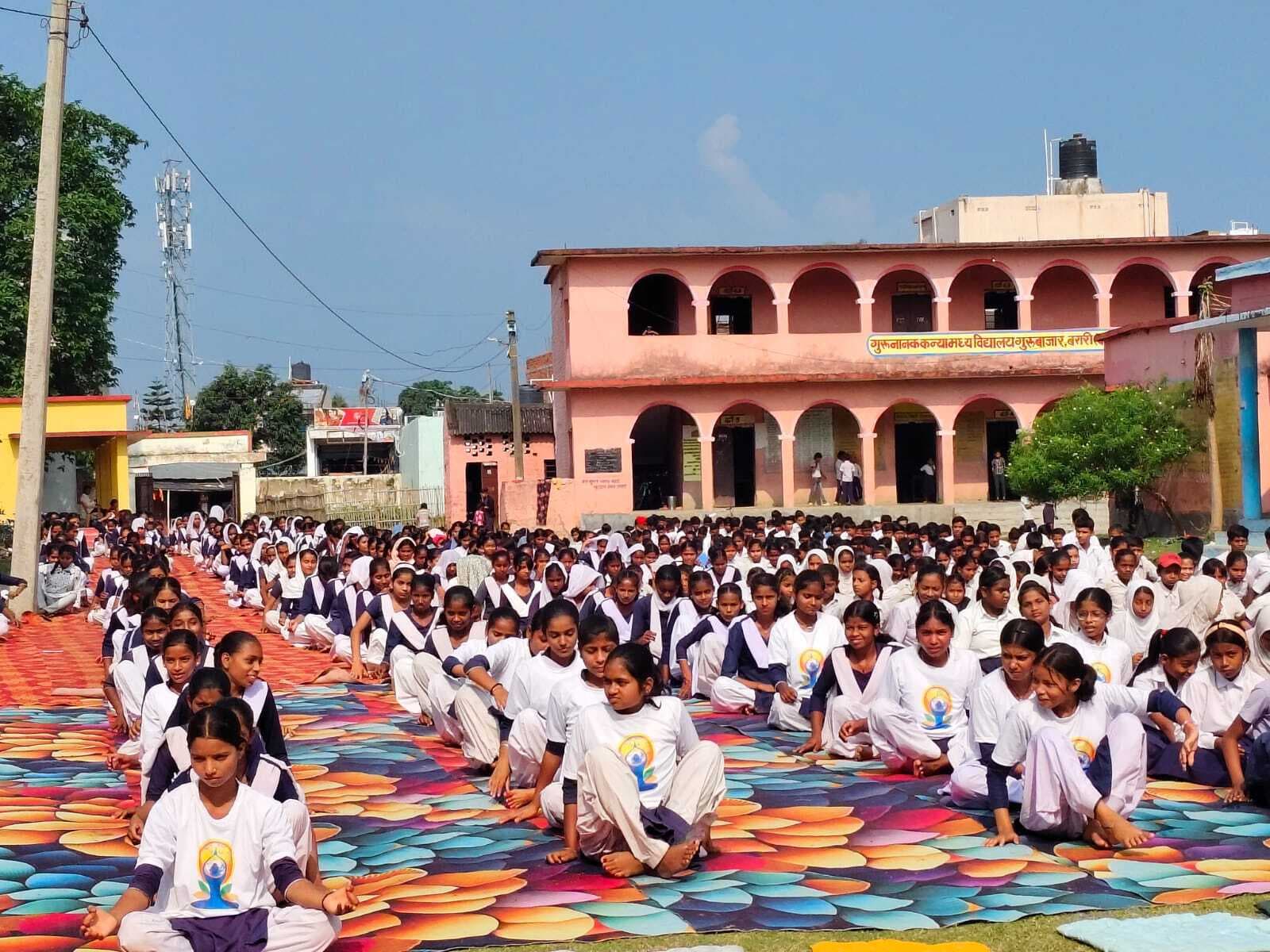 गुरुनानक कन्या उवि में हुआ अंतराष्ट्रीय योग महोत्सव का आयोजन