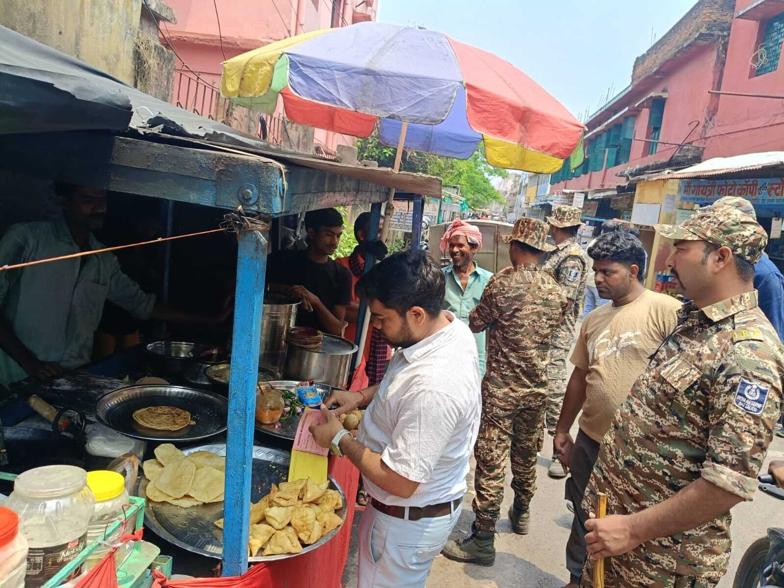 Giridih News :नगर निगम व ट्रैफिक पुलिस ने चलाया अतिक्रमण हटाओ अभियान