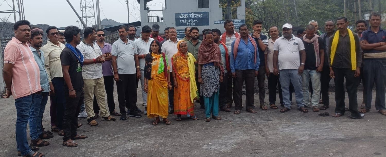 Bokaro News : हड़ताल पर रहे लोडिंग मजदूर, बंद रहे लोकल सेल