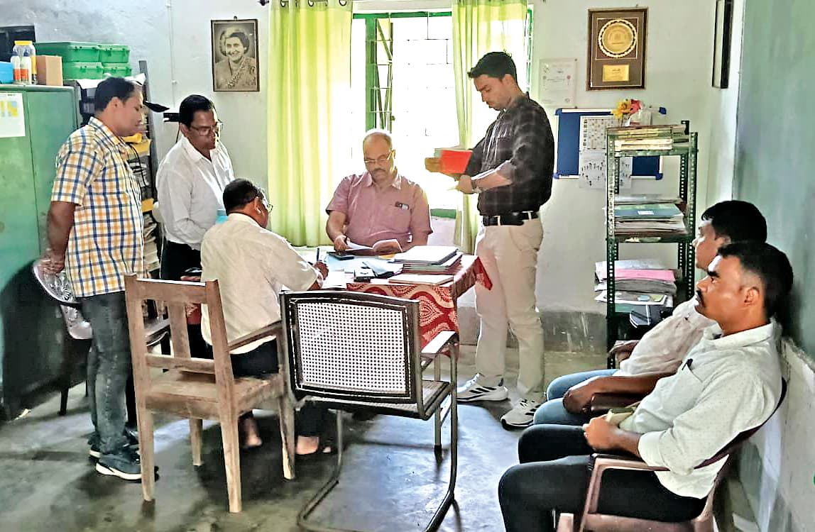 Jamshedpur News :  जिले में बड़ा प्रशासनिक औचक निरीक्षण, प्रखंडों से लेकर निकायों तक दौड़े नोडल अफसर