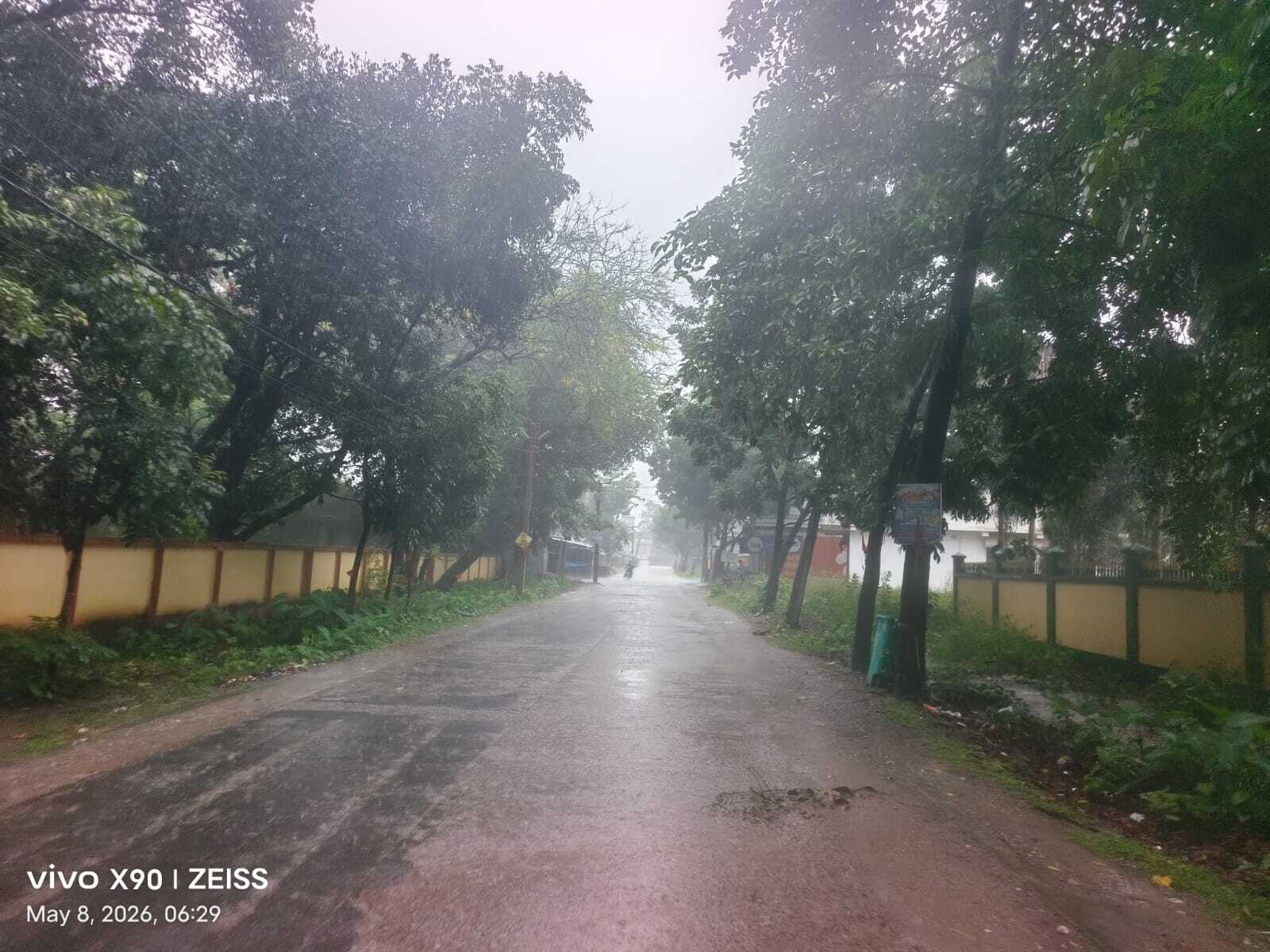 KISHANGANJ : सुबह चार बजे शुरू हुई बारिश, मक्का किसानों की बढ़ी चिंता