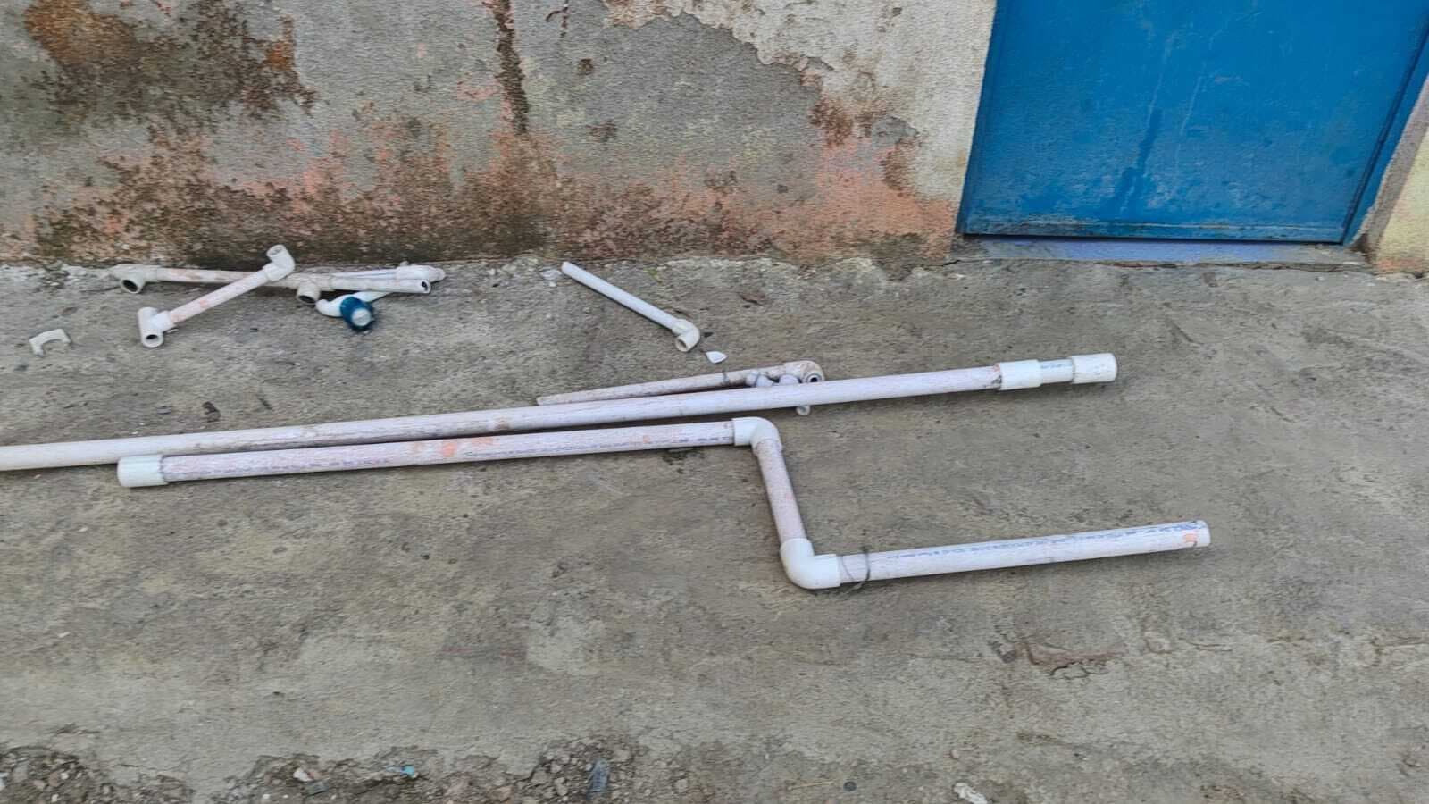 विद्यालय की पानी टंकी का पाइप तोड़ा, हुई परेशानी