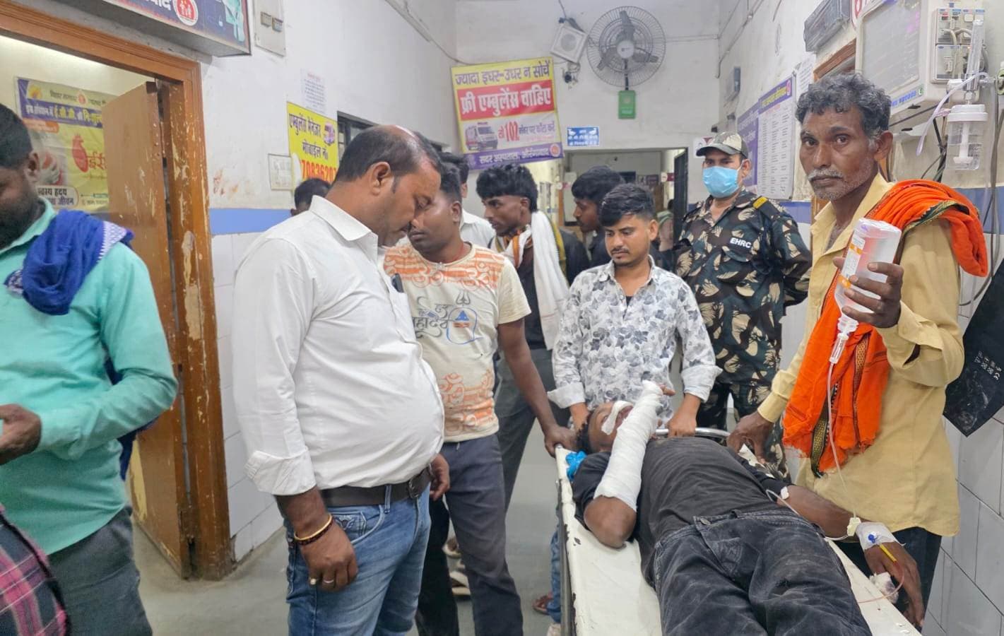 बारात में जाने के दौरान डिवाइडर से टकराई बाइक, युवक की मौत