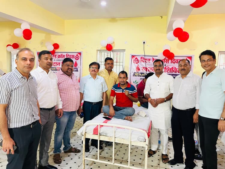 एक वर्ष में 2731 यूनिट रक्त संग्रहित, अगलगी पीड़ितों की मदद में भी संस्था रही सक्रिय : डीएम