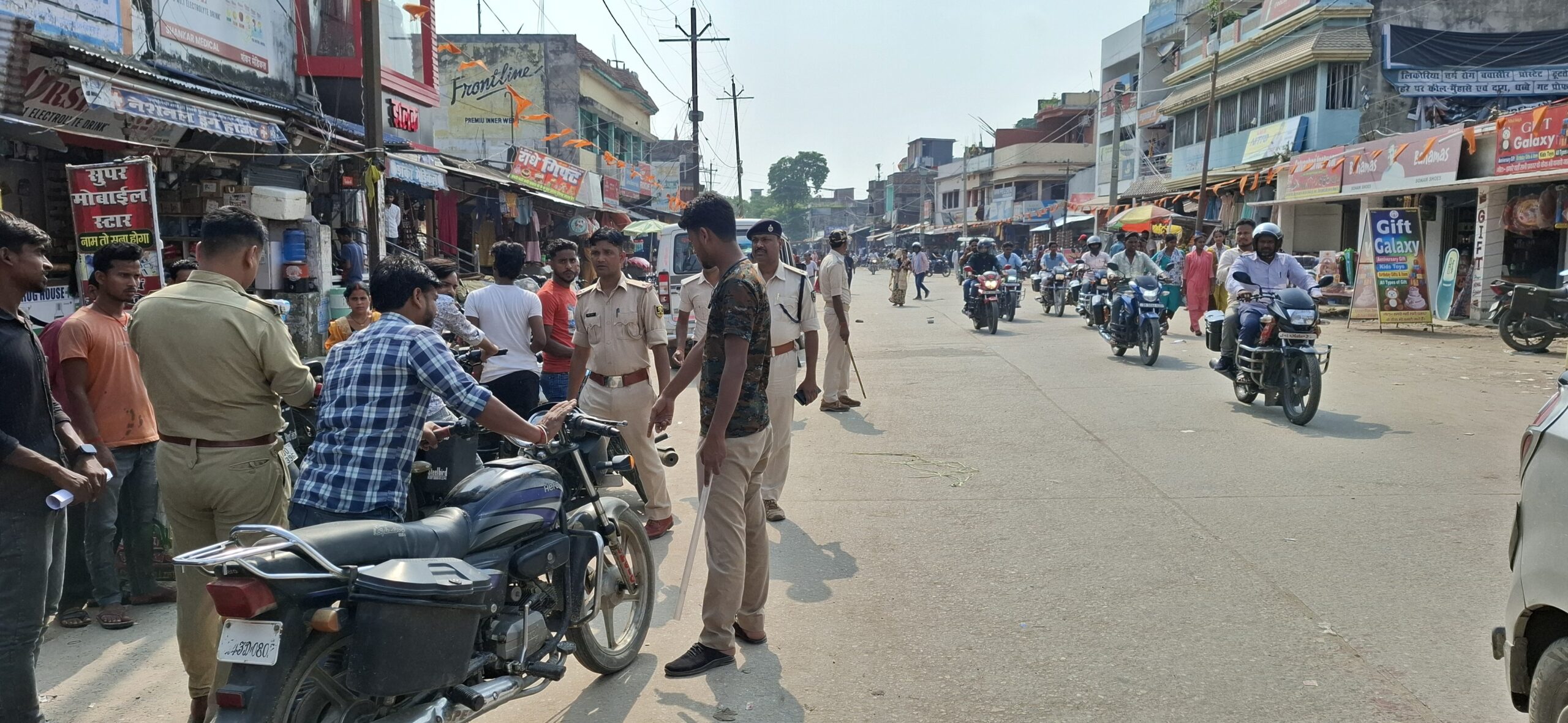 पुलिस ने चलाया सघन वाहन जांच अभियान, 15500 का काटा चलान