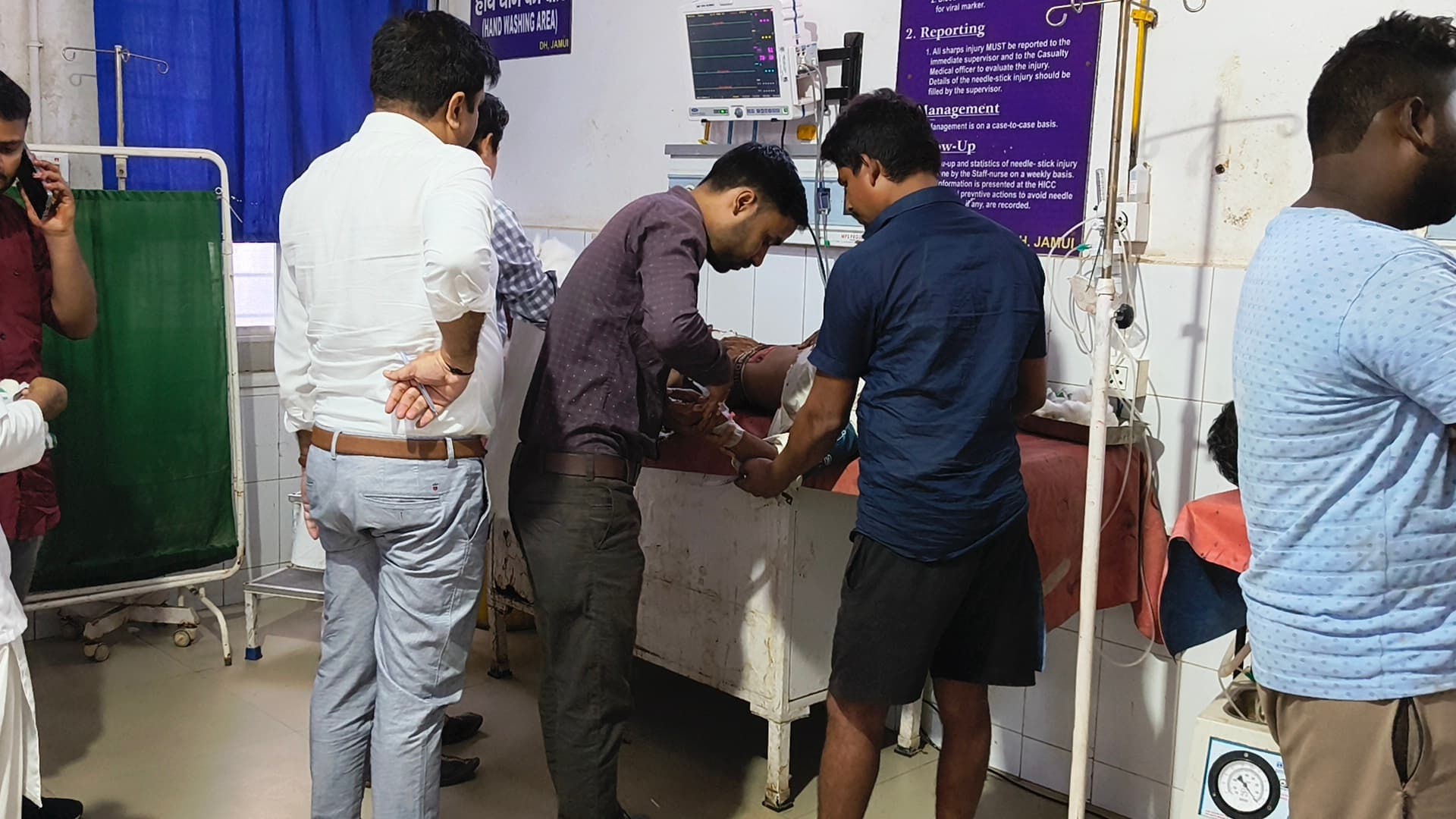 ट्रक की टक्कर से बाइक सवार युवक हुआ घायल, पटना रेफर