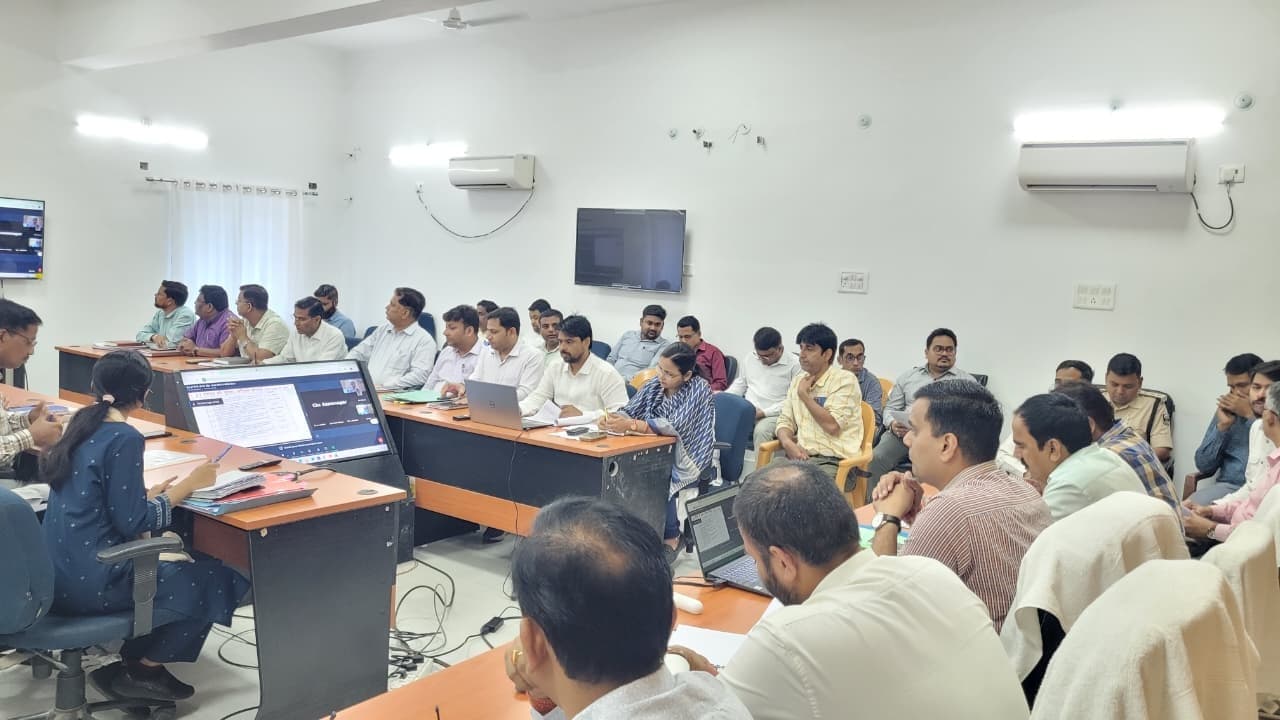 मानक के अनुरूप समय सीमा के भीतर फ्लड फाइटिंग का कार्य करें पूरा