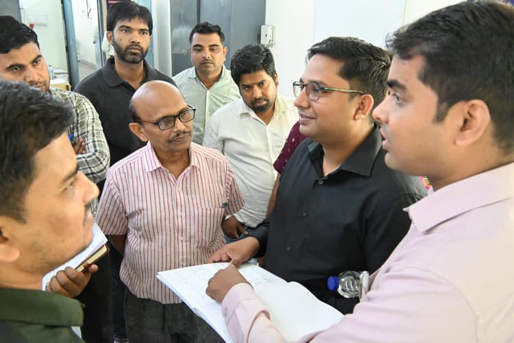 राष्ट्रीय प्रत्यायन बोर्ड की टीम ने किया विभिन्न विभागों का अवलोकन