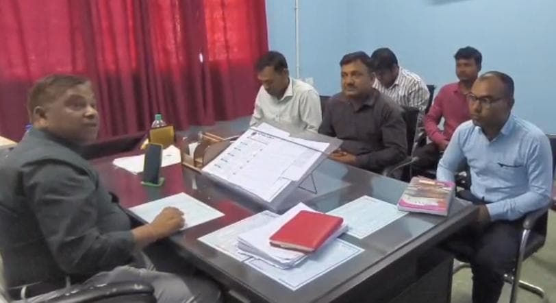 राजस्व वसूली में नहीं बरतें लापरवाही : सीओ