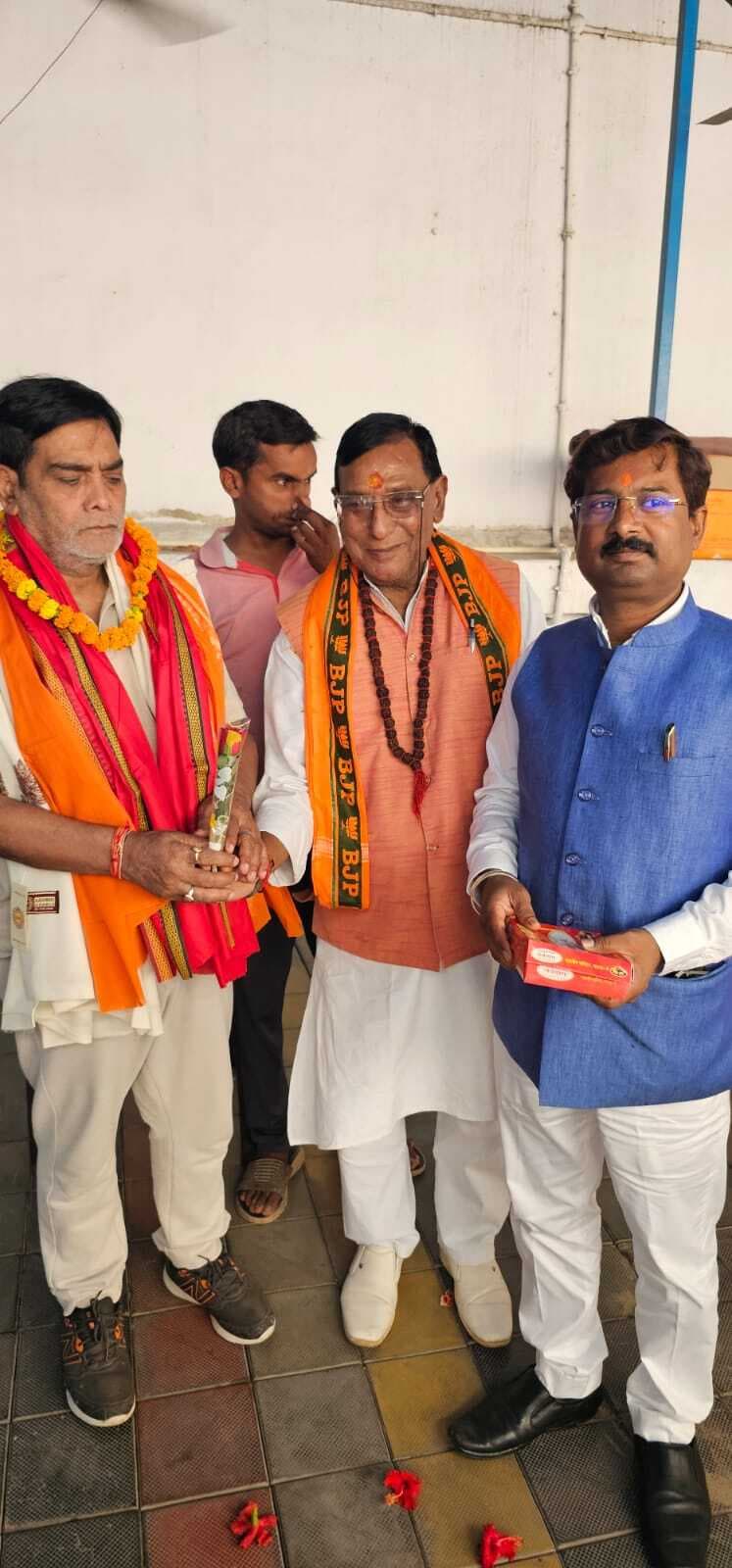 सहकारिता मंत्री से मिले भाजपा नेता ओमप्रकाश गुप्ता, बांका आने का दिया निमंत्रण