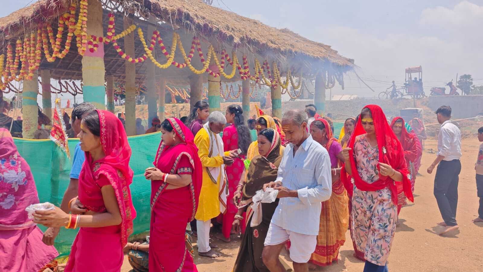 महायज्ञ के दूसरे दिन उमड़ी श्रद्धालुओं की भीड़, रामलीला का आयोजन