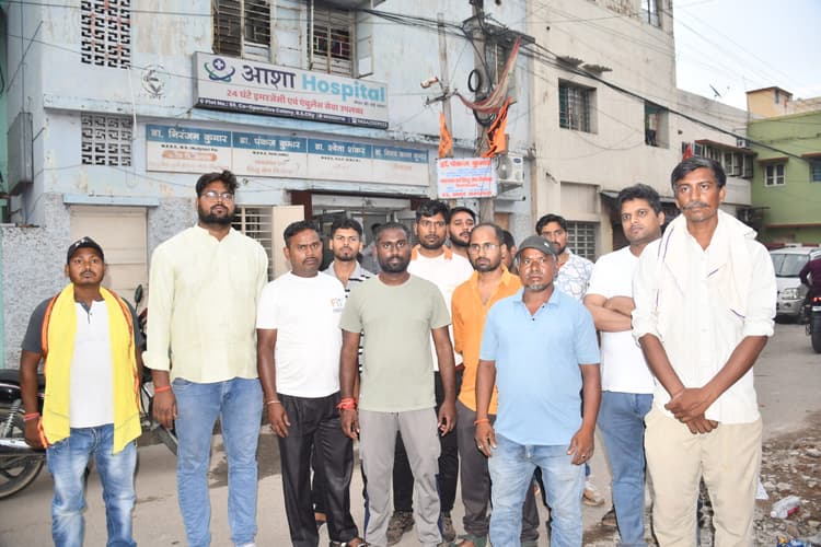 Bokaro News : नवजात की मौत पर अस्पताल में परिजनों ने किया हंगामा