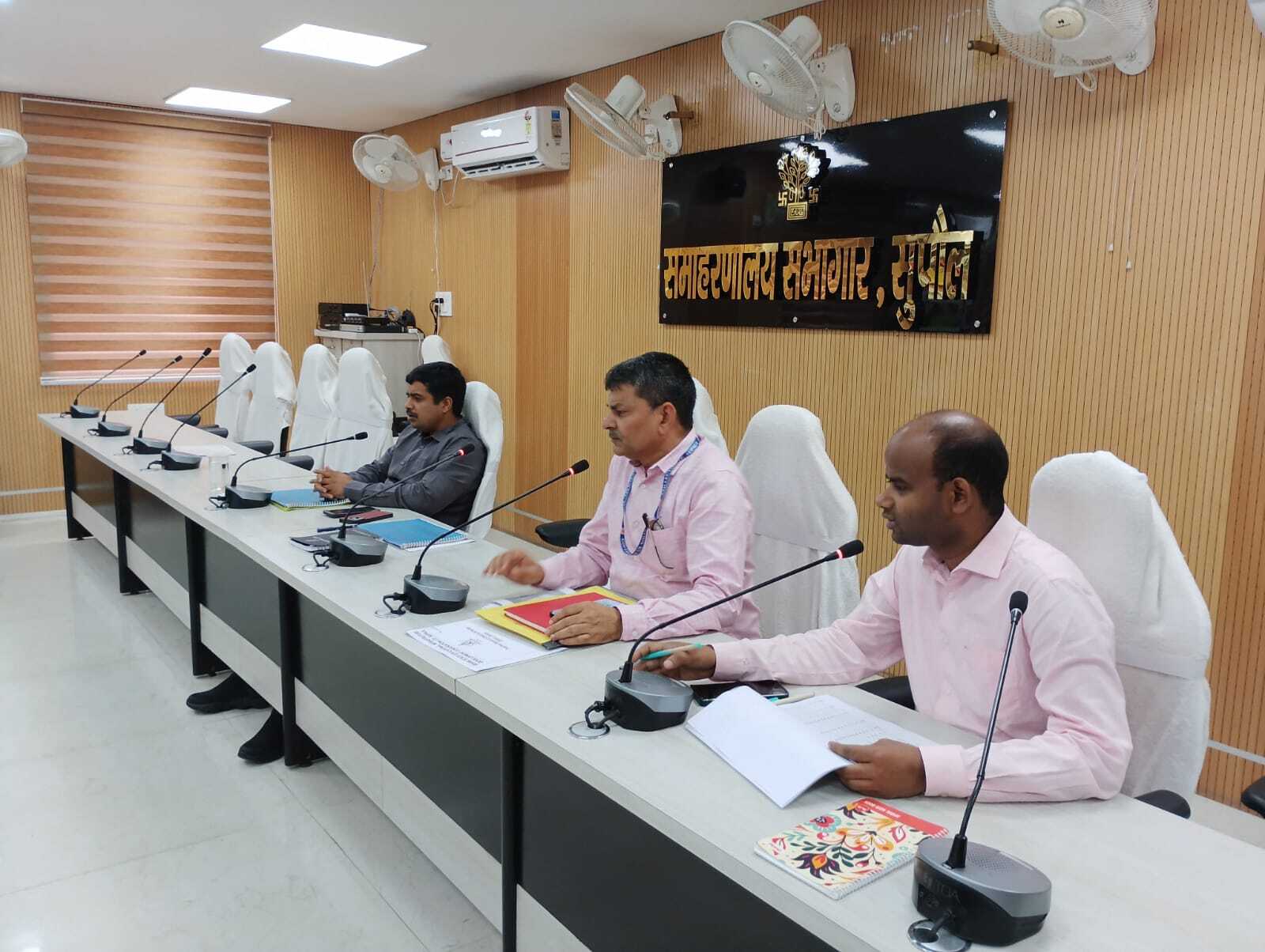 Supaul , शिक्षा व्यवस्था में सुधार को लेकर डीएम सख्त