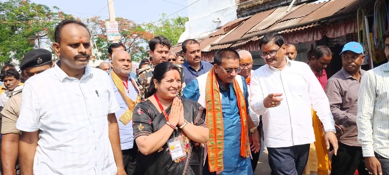 Banka, बाराहाट में पथ निर्माण मंत्री ई.कुमार शैलेन्द्र का कार्यकर्ताओं ने किया भव्य स्वागत