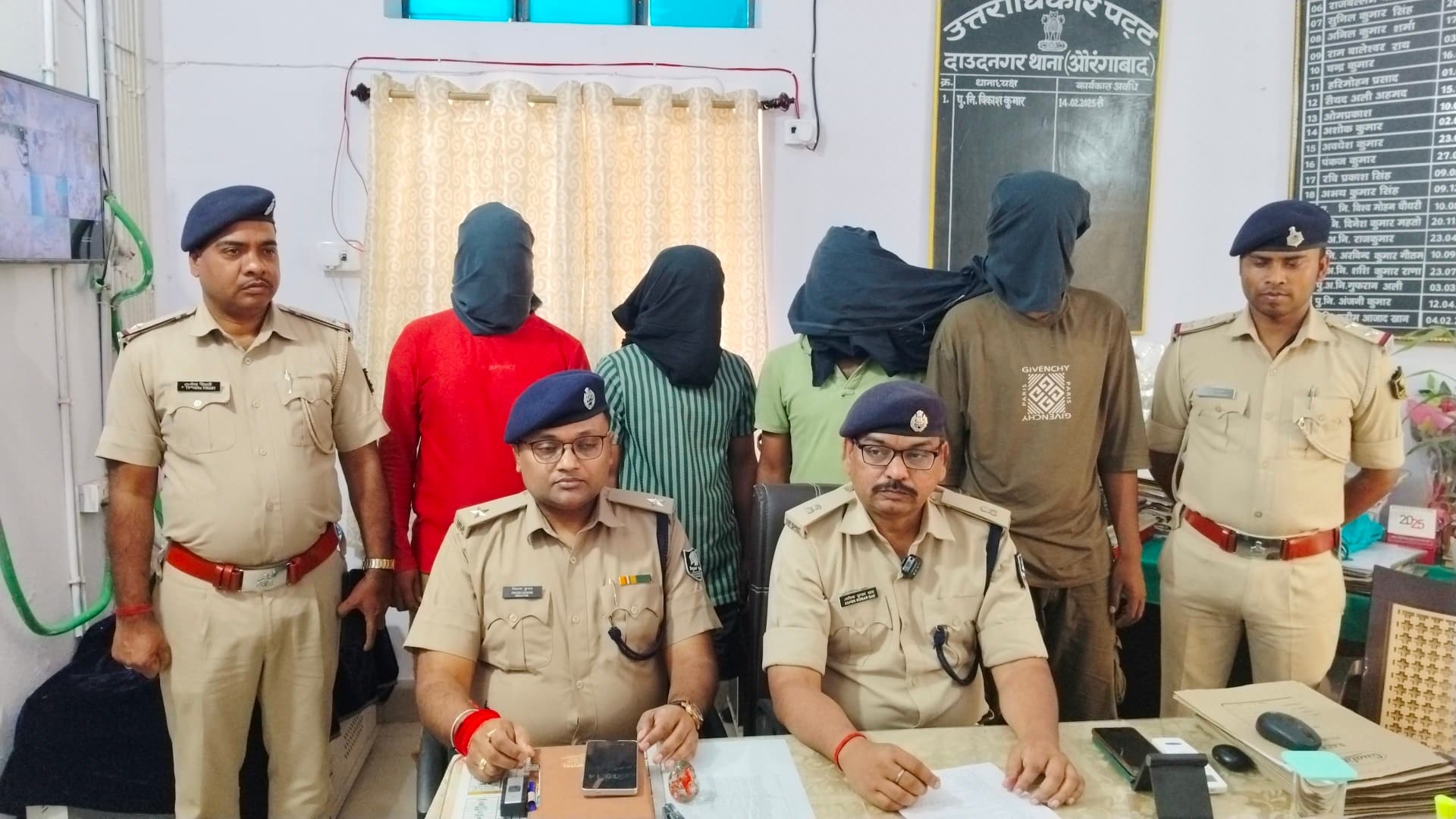 24 घंटे में लूटकांड का खुलासा, चोरी की बाइक के साथ तीन गिरफ्तार