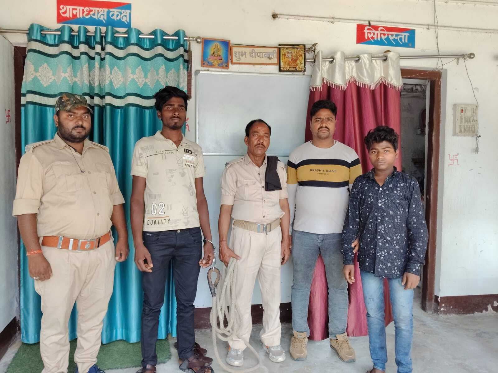 बलिया बेलौन पुलिस ने दो गांजा तस्करों को किया गिरफ्तार