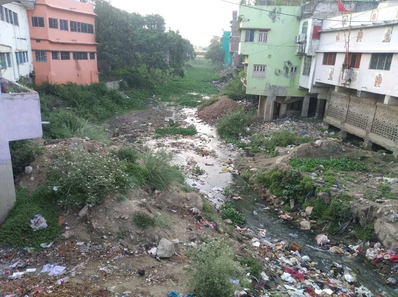 अतिक्रमण से सिमट रही रही उब्भी नदी, अस्तित्व खतरे में