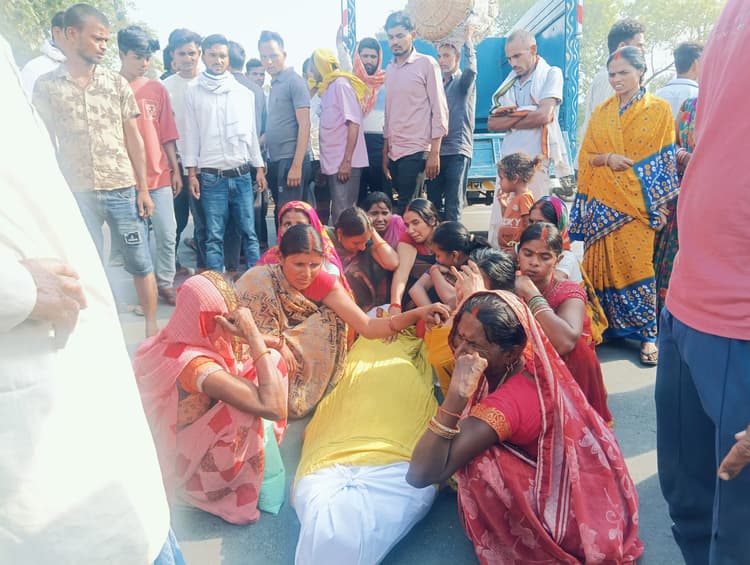 गया:  ठेका कर्मी को लगा 440 वोल्ट का करेंट, मौत के बाद लोगों ने किया गया-गोह रोड जाम