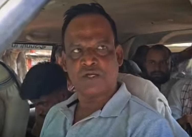 प्रमुख : टिकट दलाली के आरोप में दो गिरफ्तार