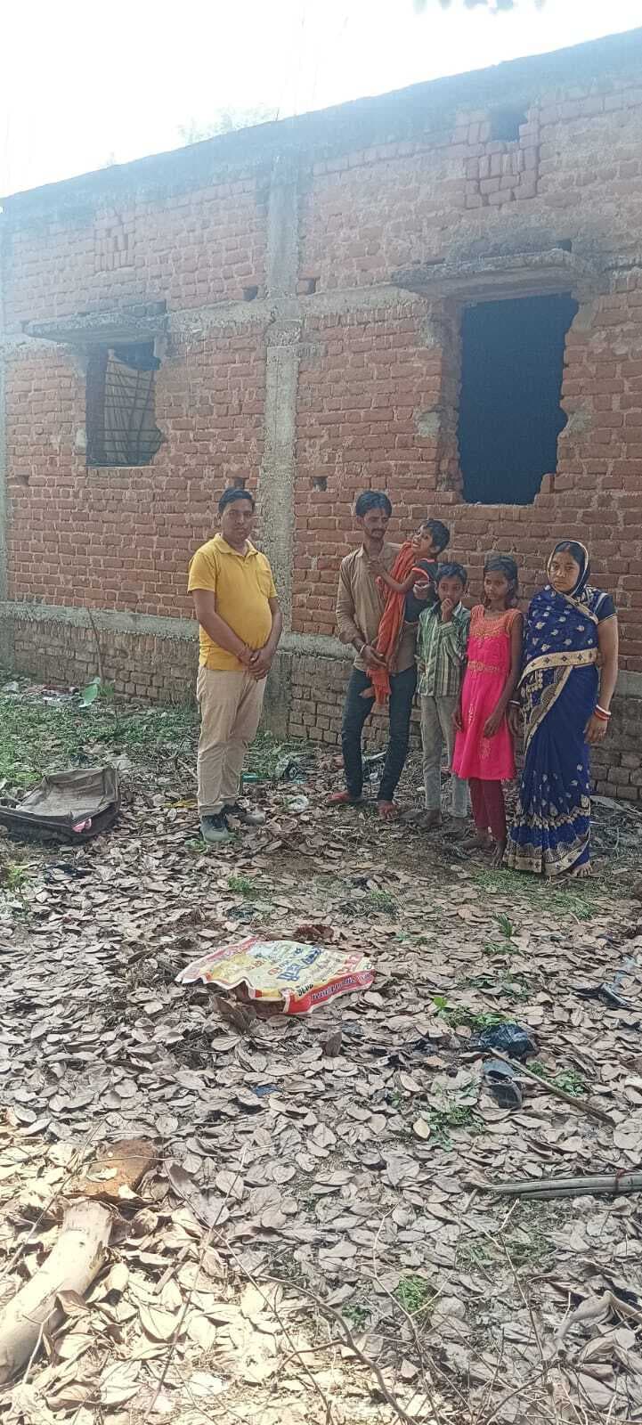Giridih News :हाथियों ने विद्यालय को बनाया निशाना, एक घर भी किया क्षतिग्रस्त