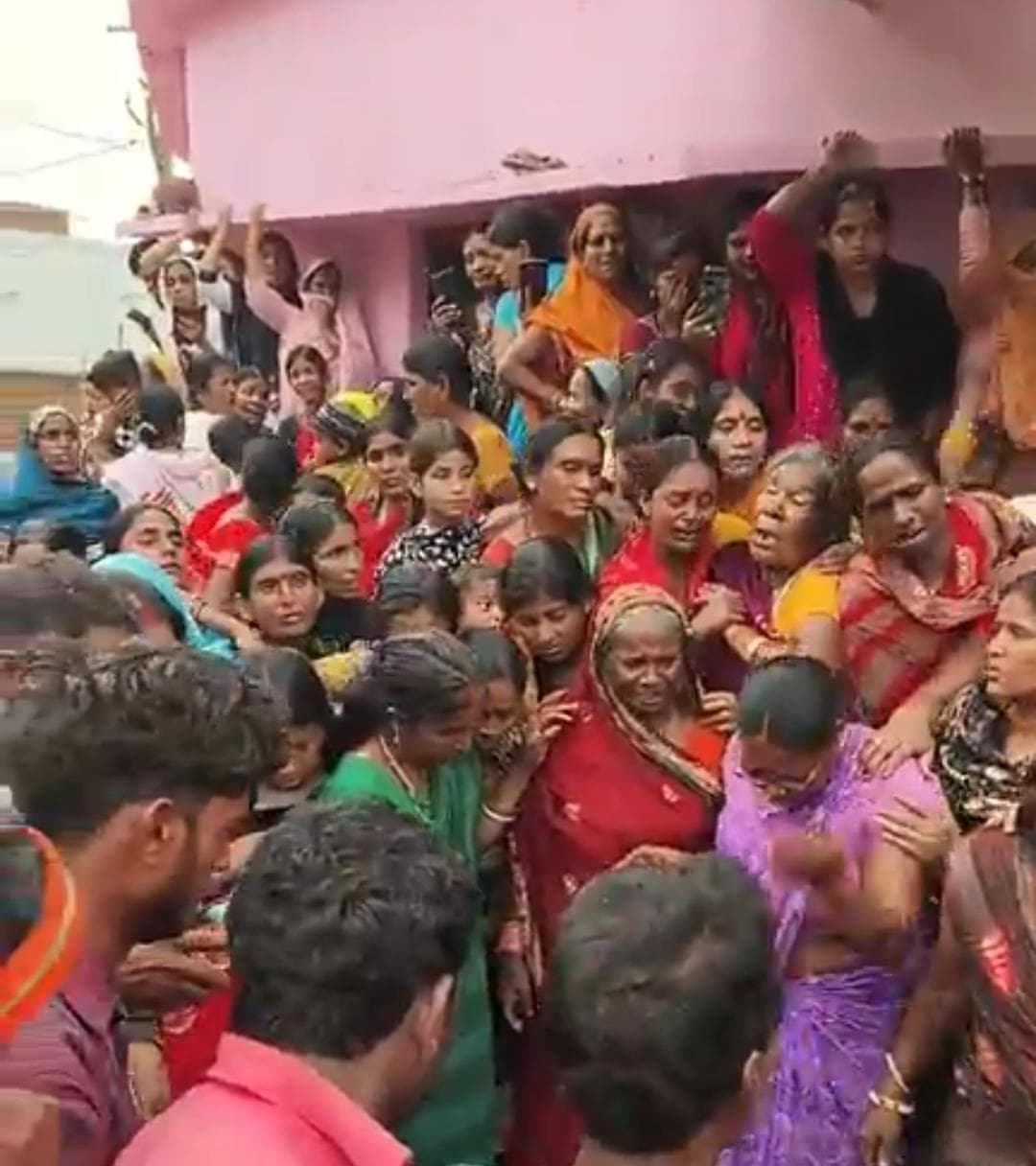 Giridih News :बेटी की डोली उठने से पहले पिता की उठी अर्थी