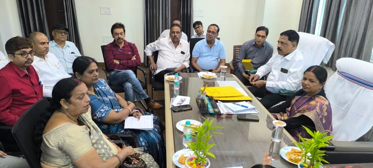 Giridih News :शहर की स्वच्छता में सिविल सोसाइटी की भूमिका अहम : सुदिव्य