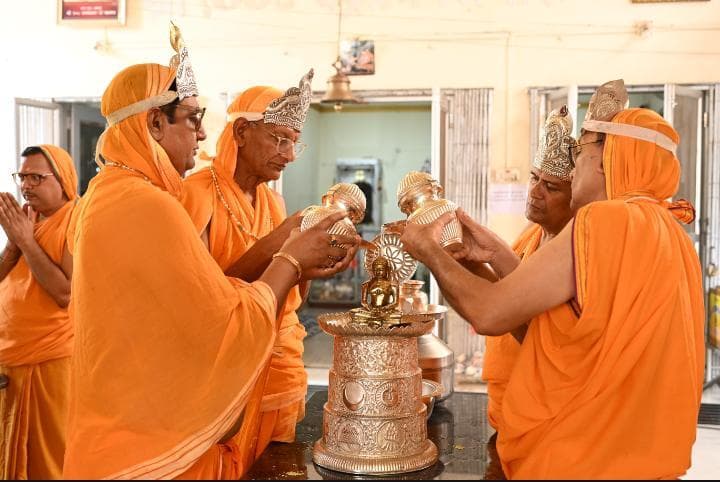 Giridih News :जैन धर्म मानवता और विश्व शांति का वैज्ञानिक दर्शन : मुनि श्री प्रमाण सागर