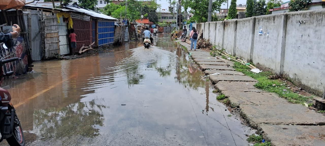 SUPAUL : बेमौसम बारिश से शहर बेहाल,  जलजमाव से लोग परेशान