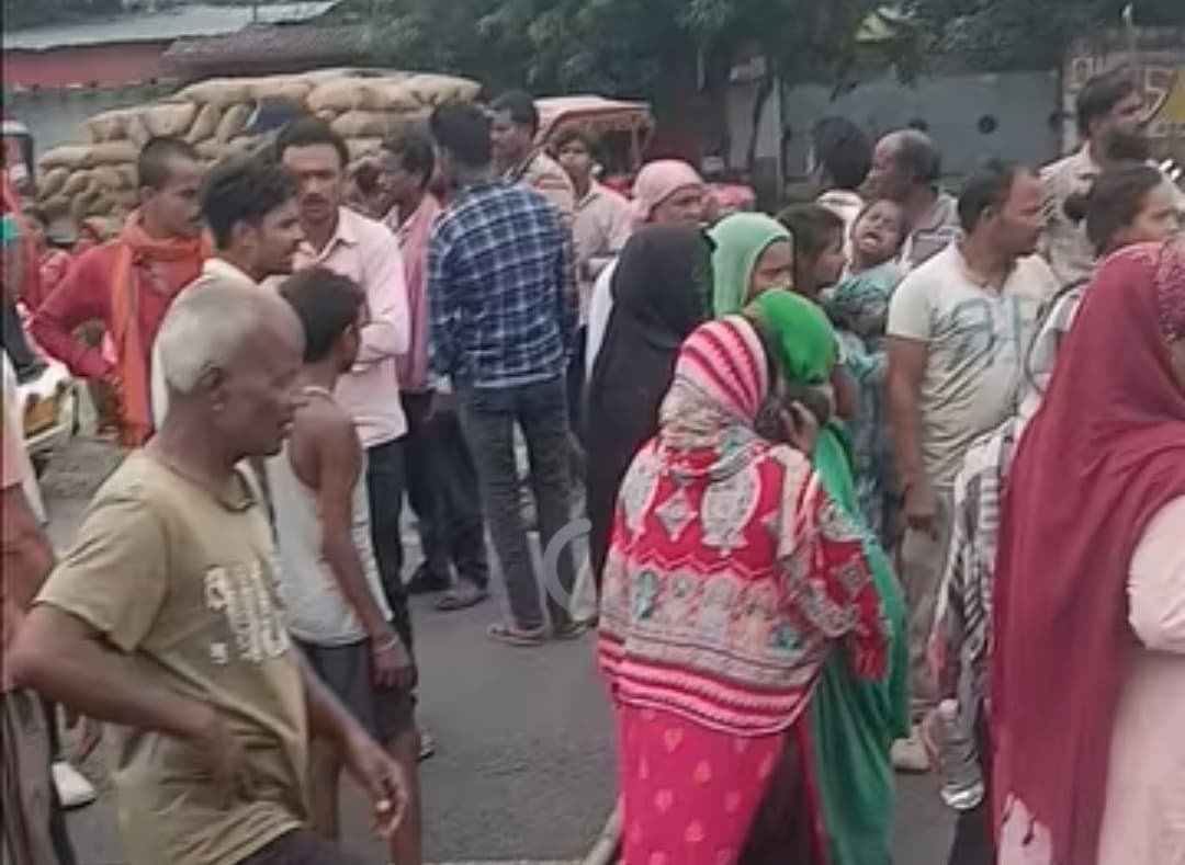 ARARIA : अज्ञात ट्रक के धक्के से 40 वर्षीय मजदूर मौत, सड़क जाम