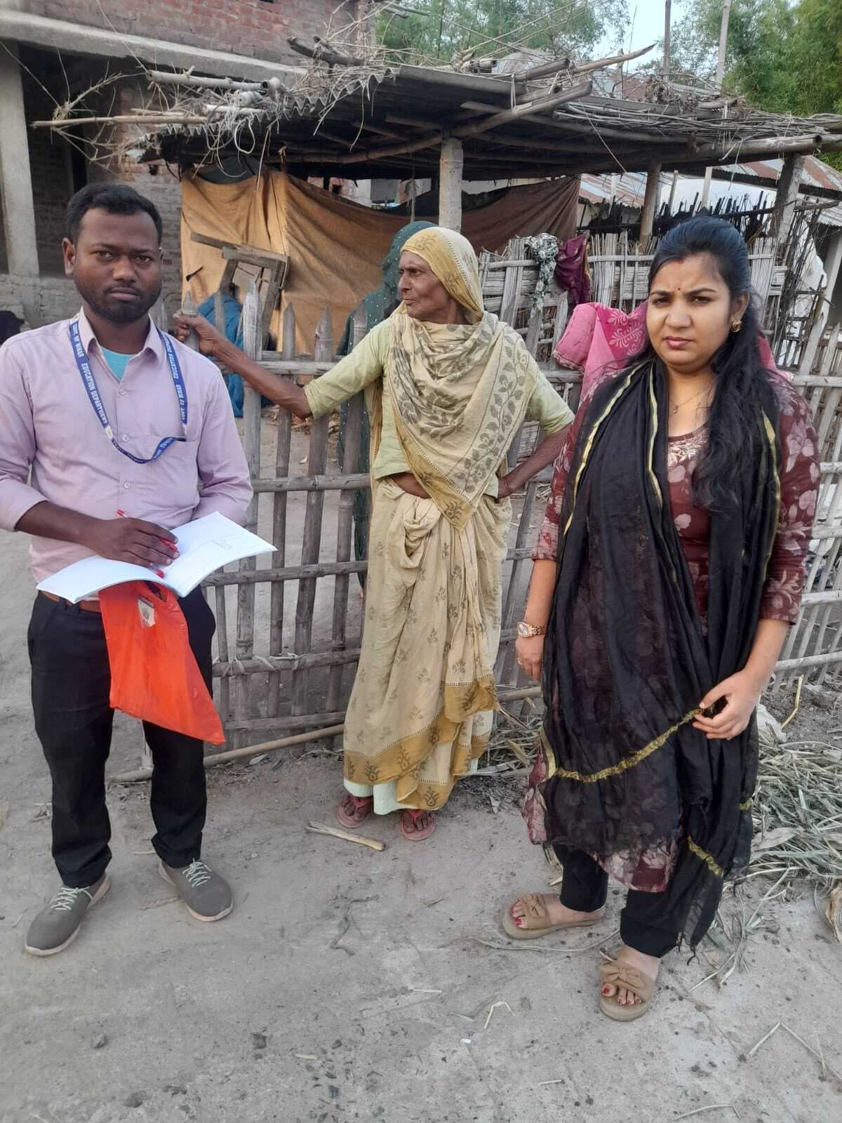 ARARIA : गांव-गांव जाकर जनगणना कार्य का बीडीओ ले रही जायजा