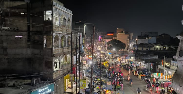 Giridih News :व्यावसायिक भवनों के निर्माण में भी किया जा रहा विचलन